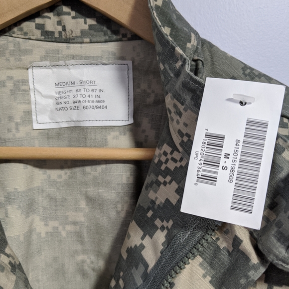 U.S. ARMY Combat Uniform Digital Camo Jacket - Picture 7 of 9